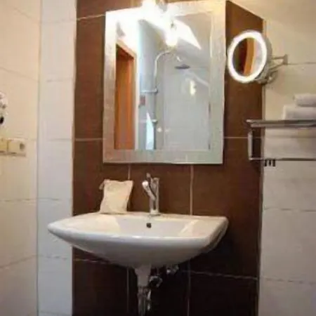 Figo Отель 2*