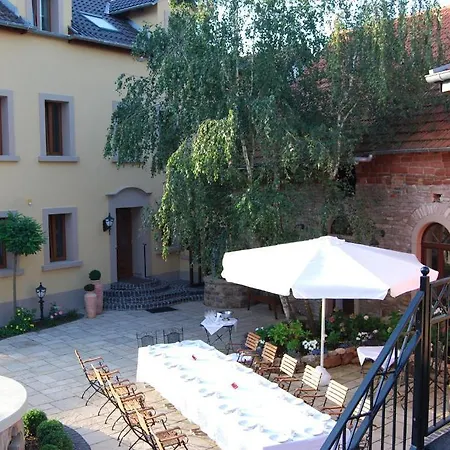 Figo Hotel 2*